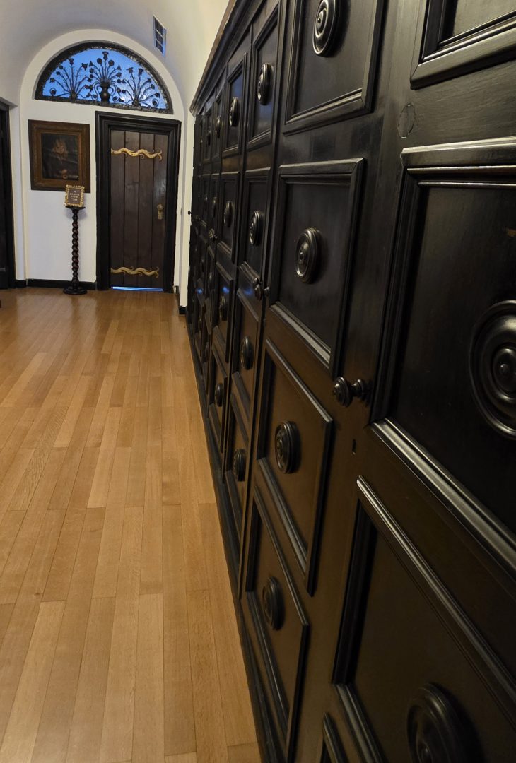 Art. History. Experience. – Descoperă camera secretă de poker privat în București interbelic